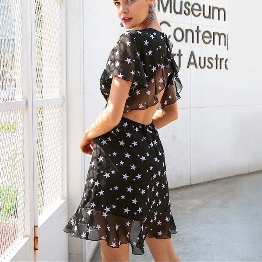 NEW 💫 Chiffon Star Dress Open back mini